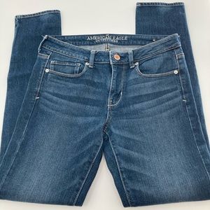 AEO SKINNY STRETCH JEANS DARK BLUE WASH SIZE 8 REGULAR